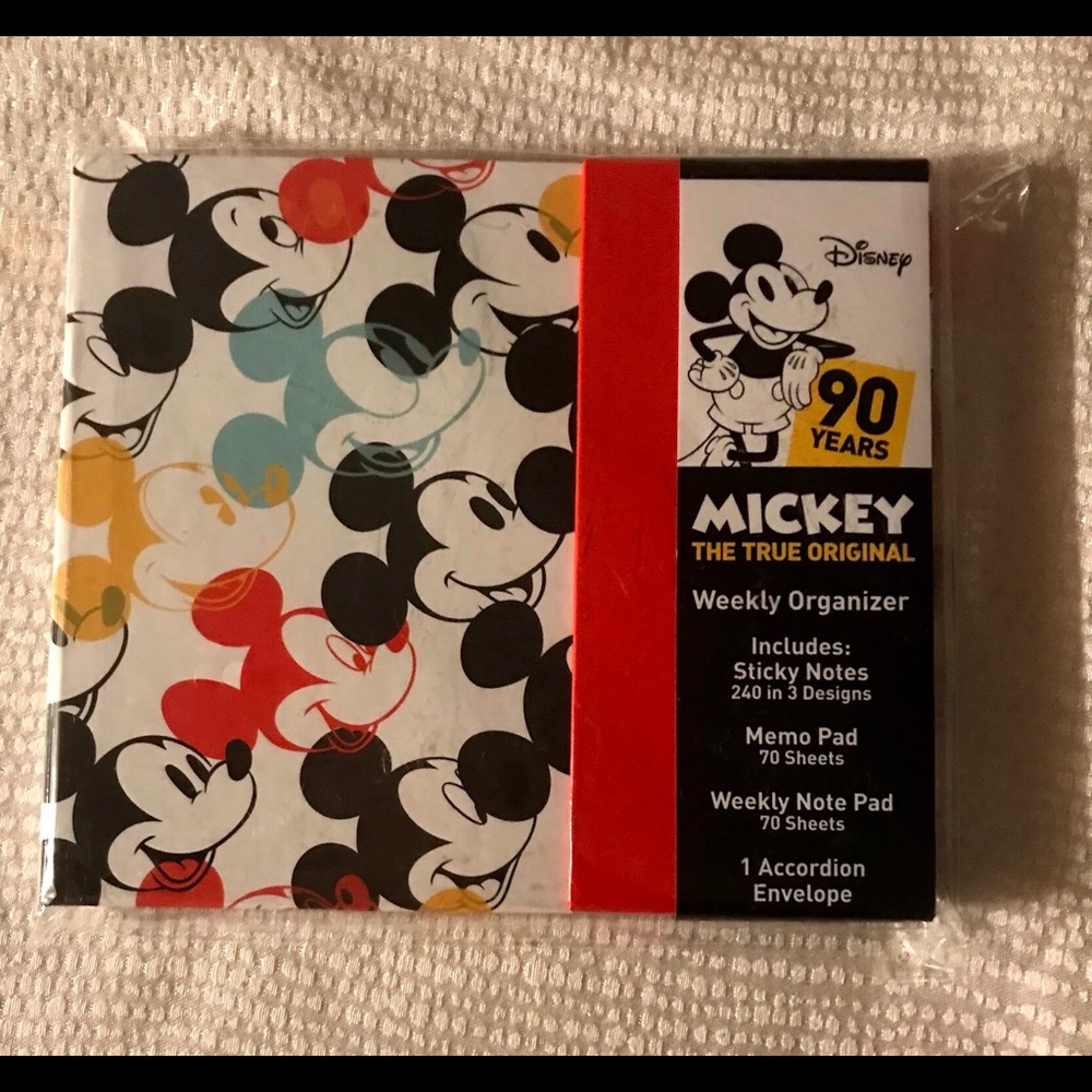 Mickey Mouse Weekly Organizer
